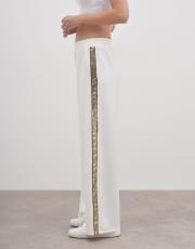 diana payet şeritli eşofman altı ekru 2