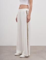 diana payet şeritli eşofman altı ekru 3