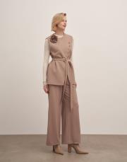 esla çiçek broşlu kuşaklı yelek camel 3