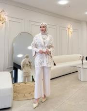 kolu broşlu üçlü takım bej 2