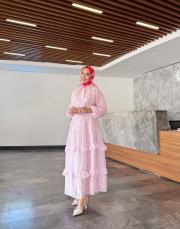 fular detaylı kat kat etekli takım pembe