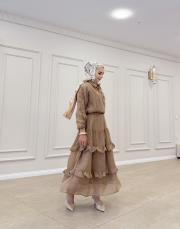 fular detaylı kat kat etekli takım vizon 5