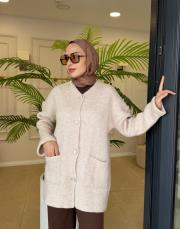 düğmeli cepli triko hırka bej 5