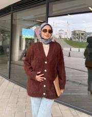 taş düğmeli peluş hırka kahve