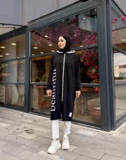 üç iplik baskı detay kapüşonlu kap siyah