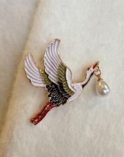 inci detay leylek broş beyaz