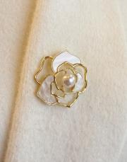 inci detay gül beyaz