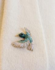 kuş figürlü broş mavi