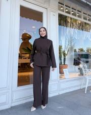 dik yaka ceketli takım kahve 4