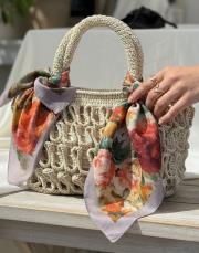 gül desenli fular renkli